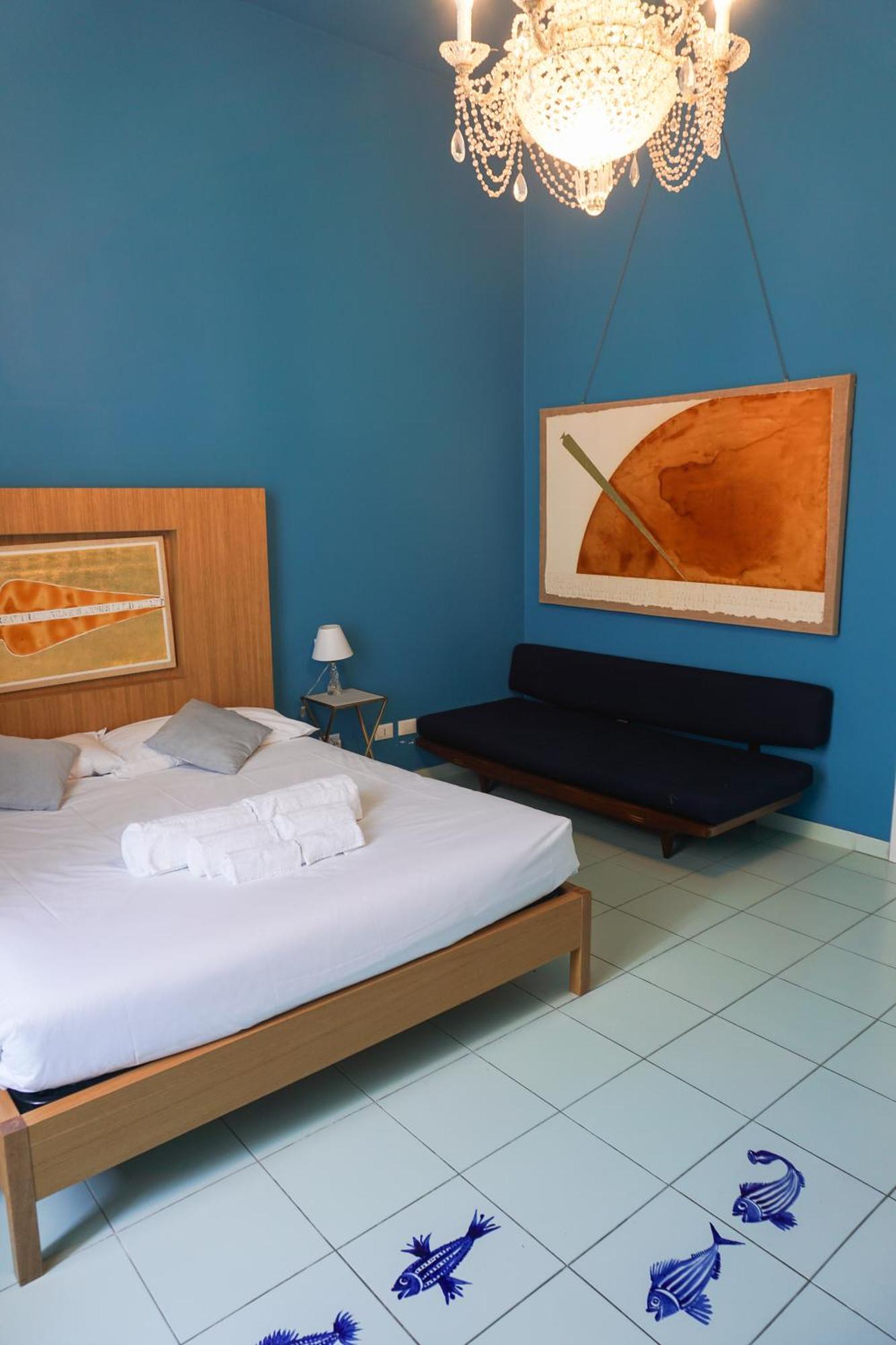 Guest house Tarshito Gallery House *
